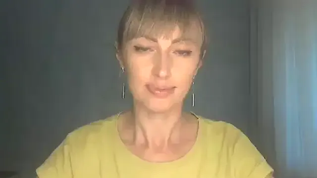 diffgirls1-1 – webcam model profile photo Image 2