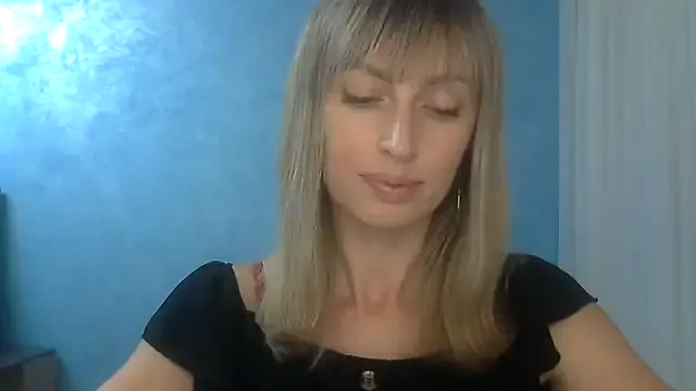 diffgirls1-1 – webcam model profile photo Image 3