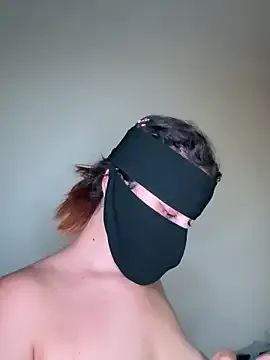 PARTYNEXTNEXT – webcam model profile photo Image 10