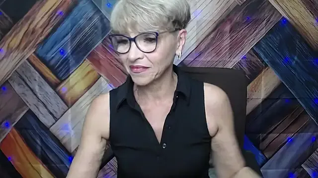 Ksenia85 – webcam model profile photo Image 10