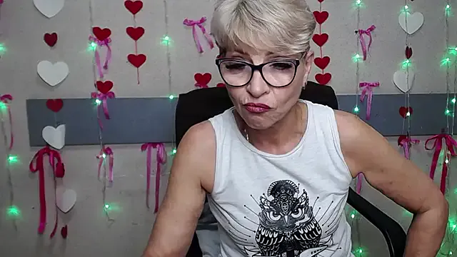 Ksenia85 – webcam model profile photo Image 6