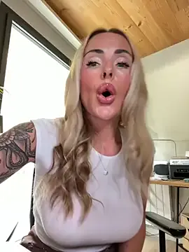 British_EmJess – webcam model profile photo Image 13