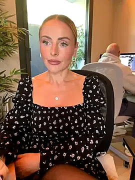 British_EmJess – webcam model profile photo Image 18