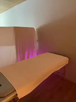 British_EmJess – webcam model profile photo Image 6