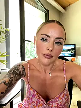 British_EmJess – webcam model profile photo Image 9