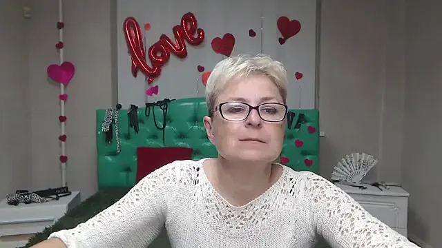 British_EmJess – webcam model profile photo Image 10