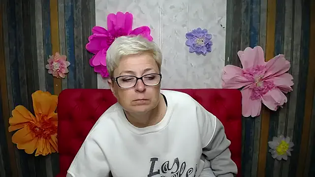 British_EmJess – webcam model profile photo Image 14