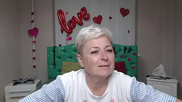 British_EmJess – webcam model profile photo Image 3