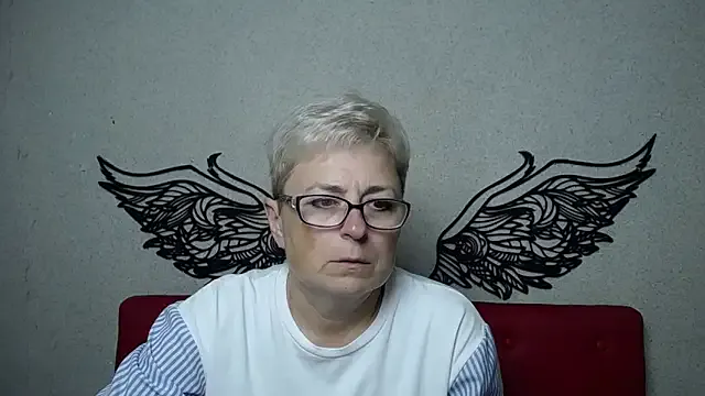 British_EmJess – webcam model profile photo Image 4