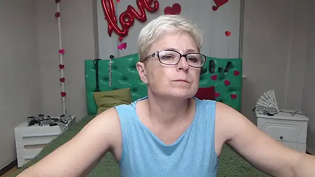 British_EmJess – webcam model profile photo Image 5