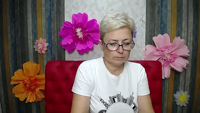 British_EmJess – webcam model profile photo Image 6