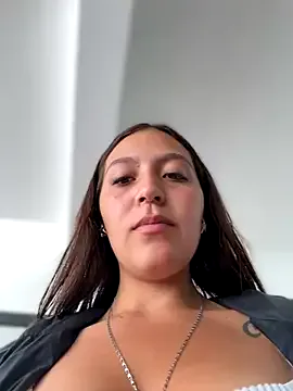 kissmabont – webcam model profile photo Image 12