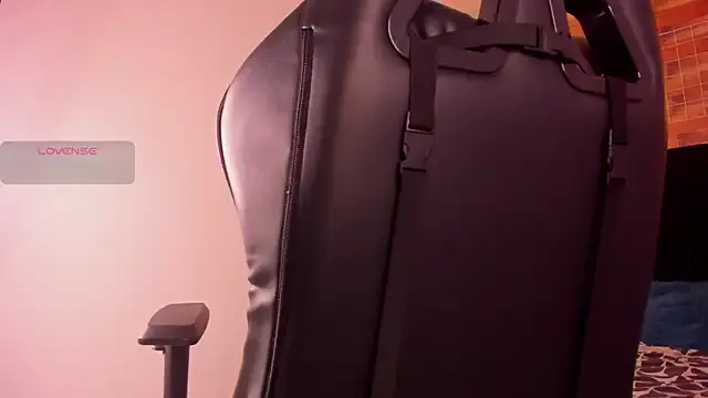 British_EmJess – webcam model profile photo Image 15