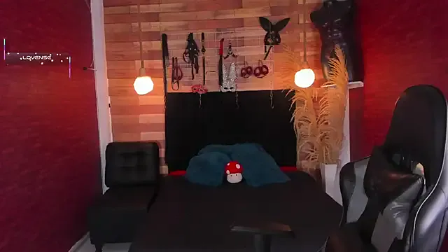 British_EmJess – webcam model profile photo Image 7