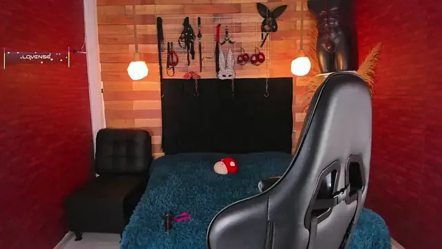 British_EmJess – webcam model profile photo Image 8