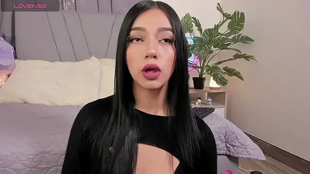 AureliyXXX – webcam model profile photo Image 17