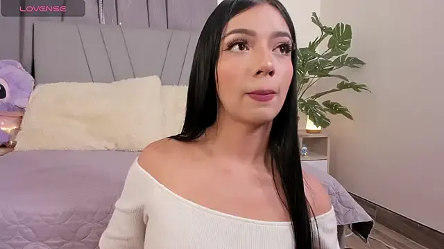 AureliyXXX – webcam model profile photo Image 18