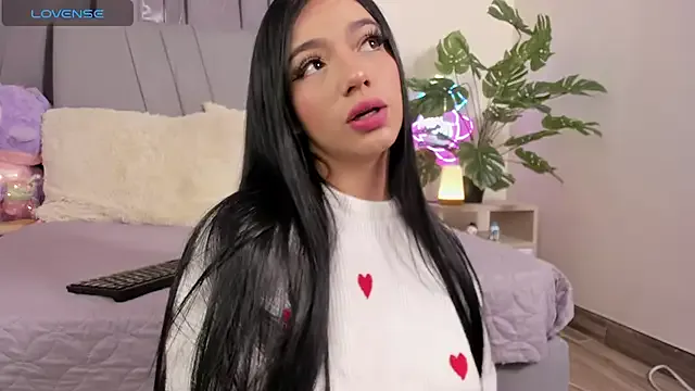 AureliyXXX – webcam model profile photo Image 6