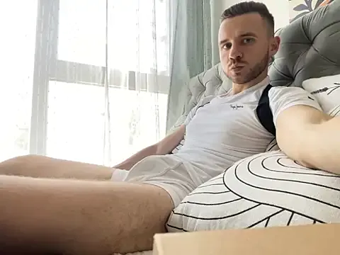 Plohishi2 – webcam model profile photo Image 9