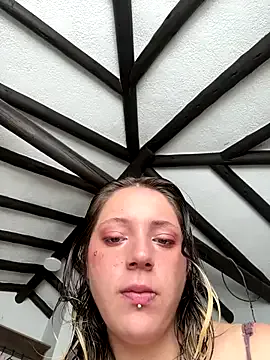 hotttgiirllesbian – webcam model profile photo Image 17