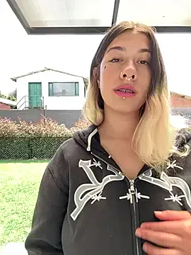 hotttgiirllesbian – webcam model profile photo Image 8