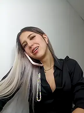 British_EmJess – webcam model profile photo Image 12