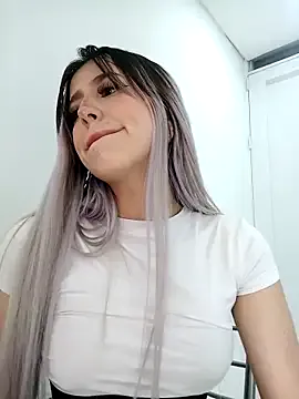 British_EmJess – webcam model profile photo Image 16