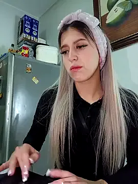 British_EmJess – webcam model profile photo Image 4