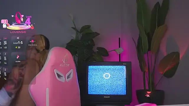 PinkyNastyx – webcam model profile photo Image 9