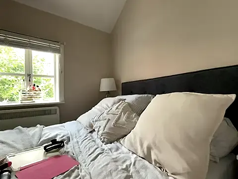 AureliyXXX – webcam model profile photo Image 14