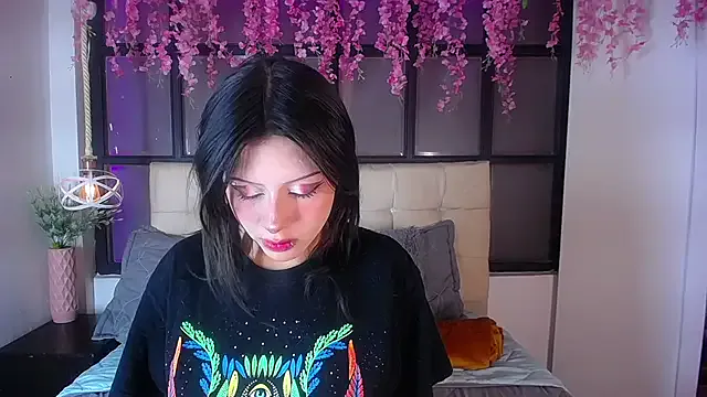 Lisichka4 – webcam model profile photo Image 10