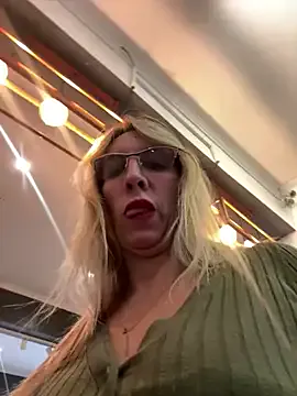 British_EmJess – webcam model profile photo Image 14