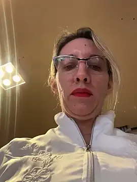 British_EmJess – webcam model profile photo Image 5