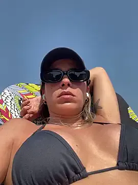 LinaTwins – webcam model profile photo Image 11