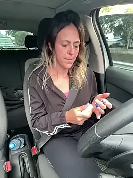 LinaTwins – webcam model profile photo Image 8