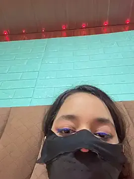 LoraDevine – webcam model profile photo Image 12