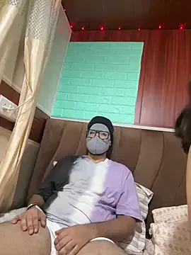 LoraDevine – webcam model profile photo Image 3