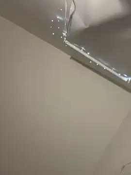 LoraDevine – webcam model profile photo Image 11