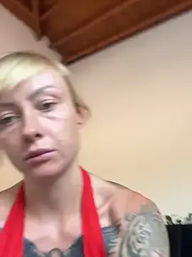 LoraDevine – webcam model profile photo Image 6