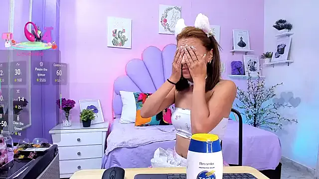 NightMint – webcam model profile photo Image 7