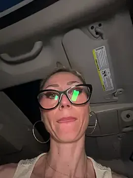 maevebanks – webcam model profile photo Image 2