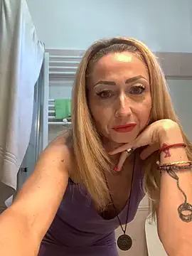 maevebanks – webcam model profile photo Image 9