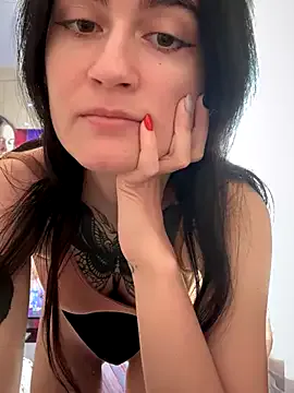 British_EmJess – webcam model profile photo Image 7