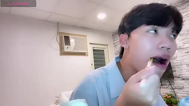 NormanMash – webcam model profile photo Image 13