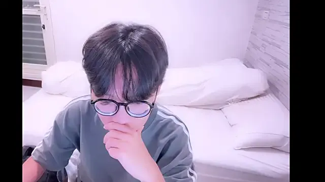 NormanMash – webcam model profile photo Image 17