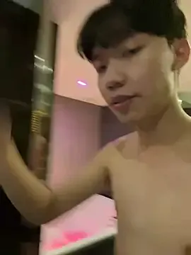 NormanMash – webcam model profile photo Image 3