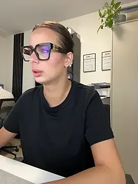 SusyBlair – webcam model profile photo Image 14