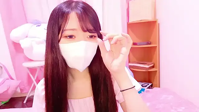 British_EmJess – webcam model profile photo Image 15