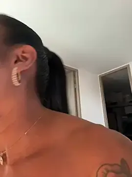 SofiaSins – webcam model profile photo Image 11