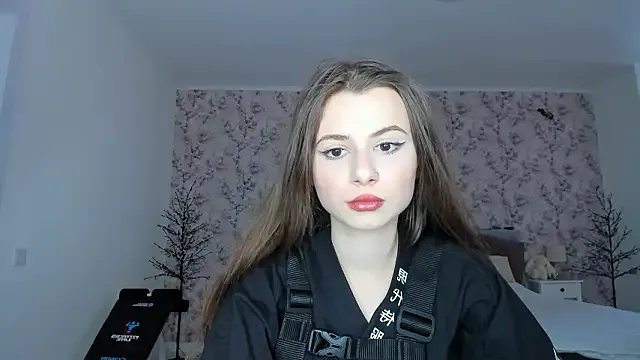 Cristinatina – webcam model profile photo Image 2